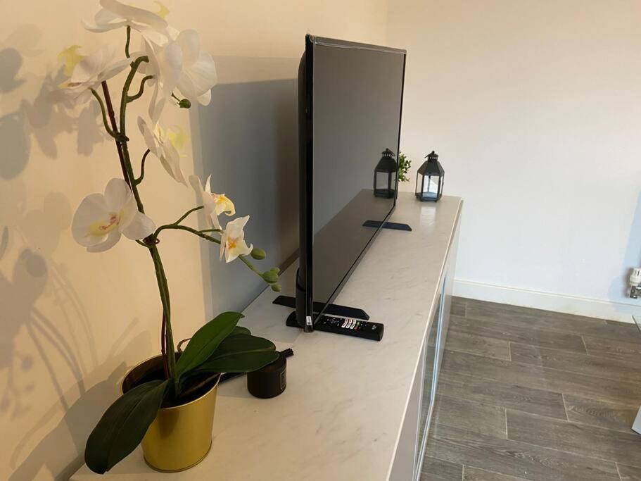 2 Bedroom Private Spacious Apartment In West Midlands Бірмінгем Екстер'єр фото