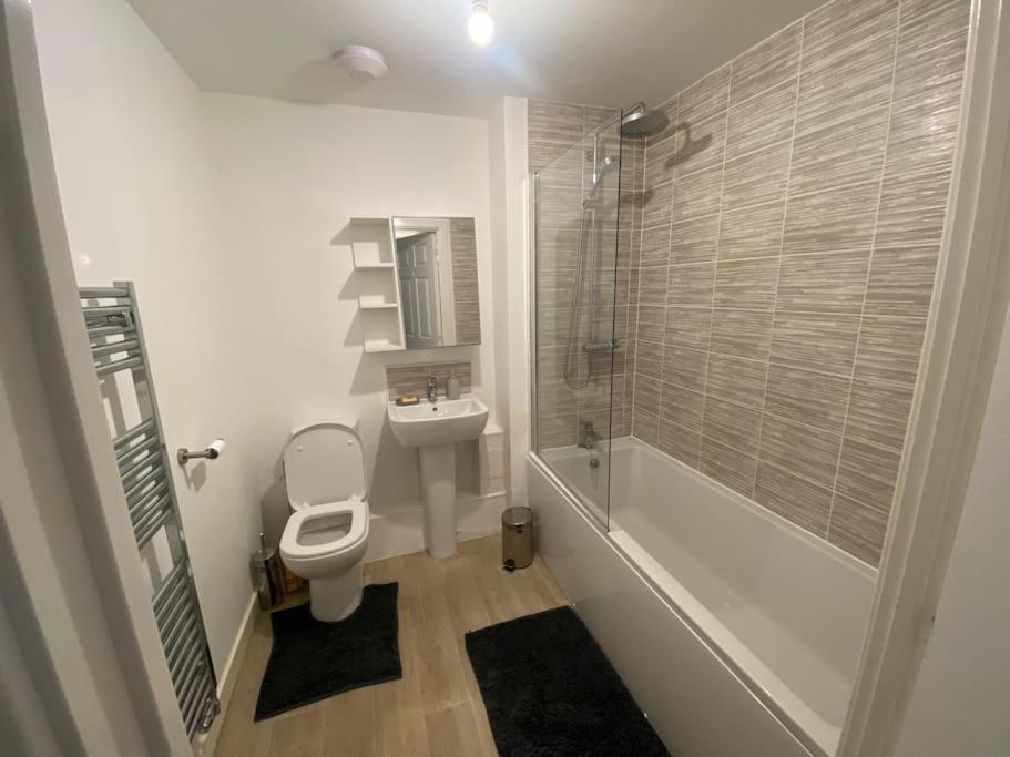 2 Bedroom Private Spacious Apartment In West Midlands Бірмінгем Екстер'єр фото
