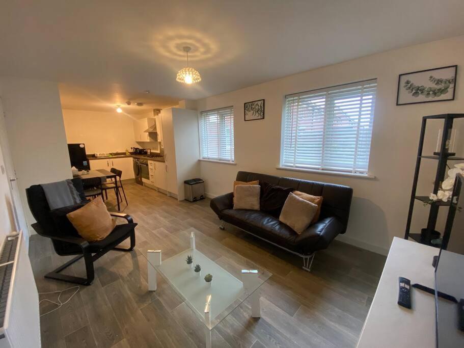 2 Bedroom Private Spacious Apartment In West Midlands Бірмінгем Екстер'єр фото
