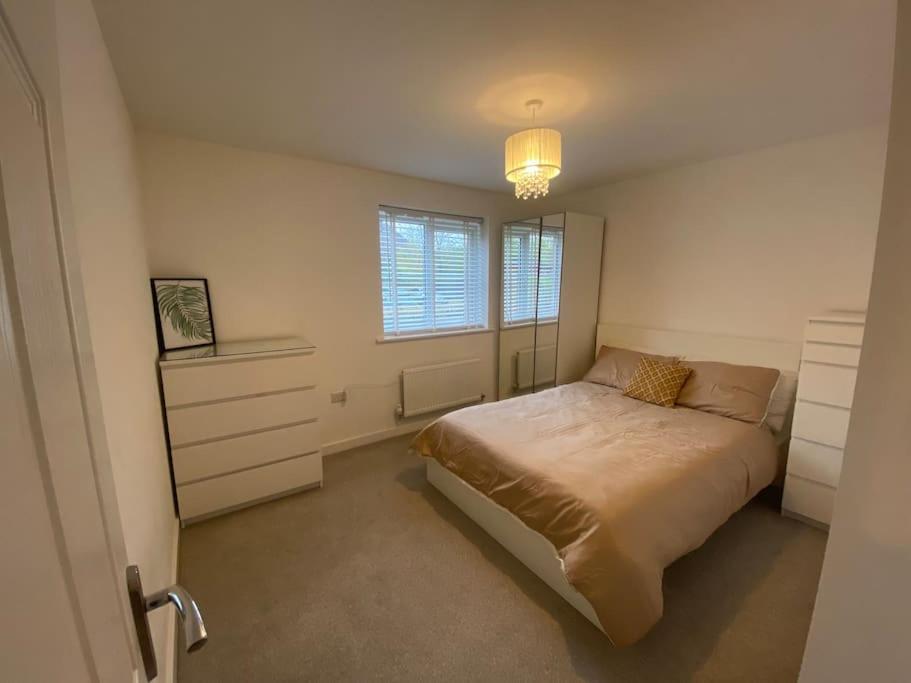 2 Bedroom Private Spacious Apartment In West Midlands Бірмінгем Екстер'єр фото
